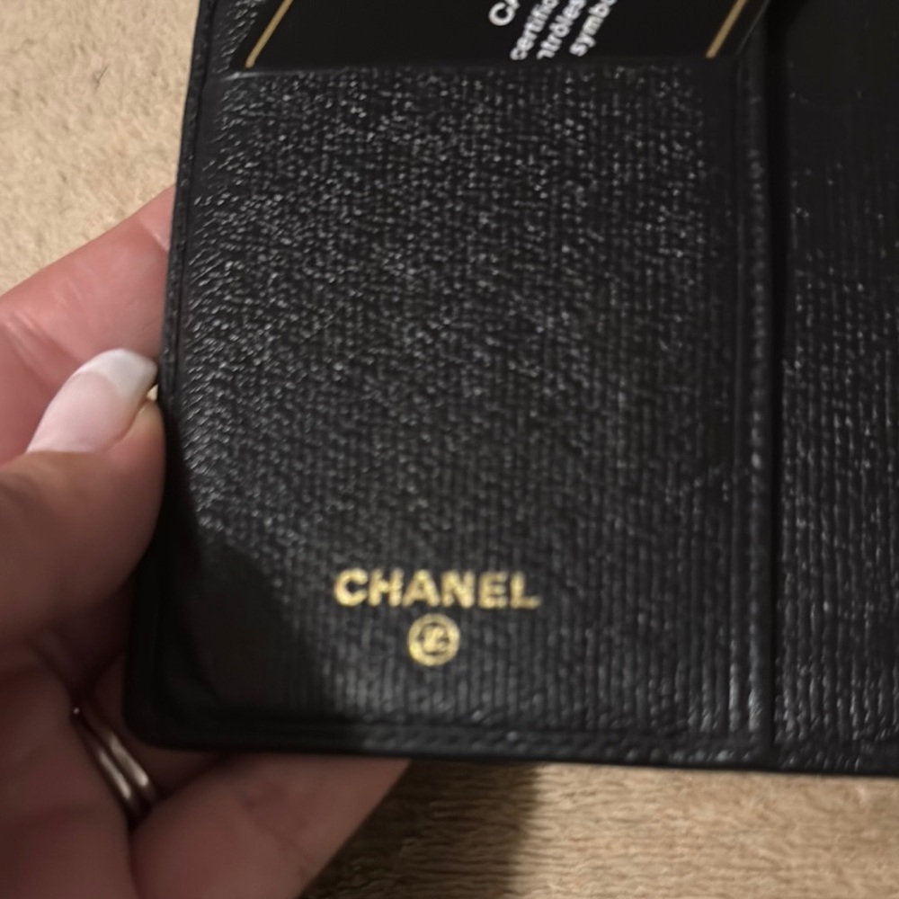 CHANEL Classic Black Leather Wallet - Picture 3 of 16